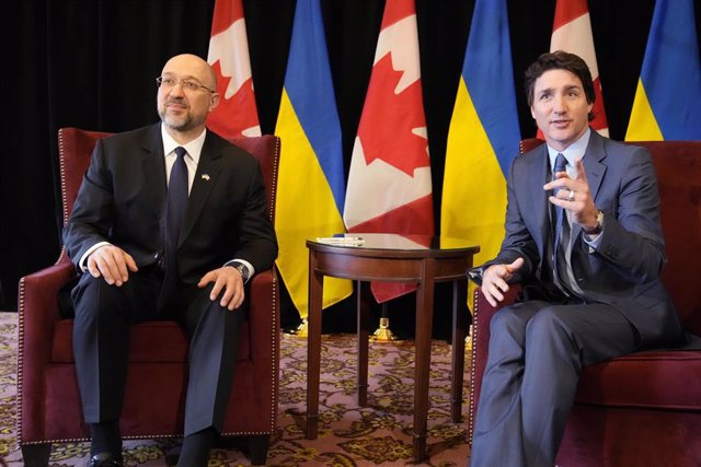 El primer ministro de Ucrania, Denis Shmigal, y su homólogo canadiense, Justin Trudeau, durante una visita a Canadá