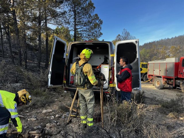 El consejero de Desarrollo Sostenible de C-LM, José Luis Escudero, en el incendio de Ocentejo