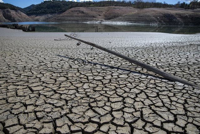 Efectes de la sequera al pantà de Sau 