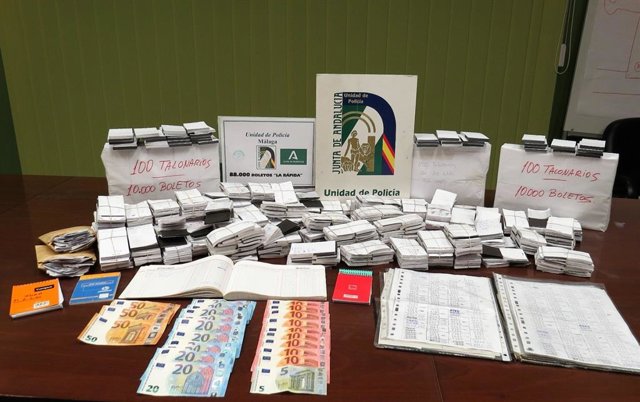 La Unidad de Policía Adscrita interviene 88.000 boletos de lotería ilegal en Málaga