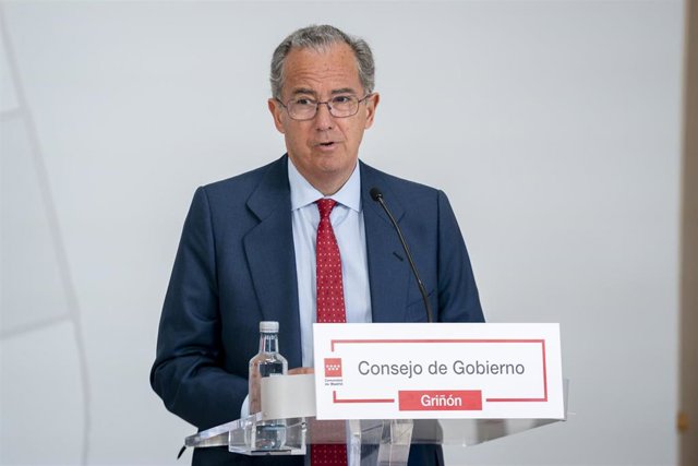 El vicepresidente, consejero de Educación y Universidades, Enrique Ossorio, comparece en rueda de prensa tras la reunión extraordinaria del Consejo de Gobierno, en el Centro de Recursos Juveniles de Griñón, a 22 de marzo de 2023, en Griñón (Madrid)