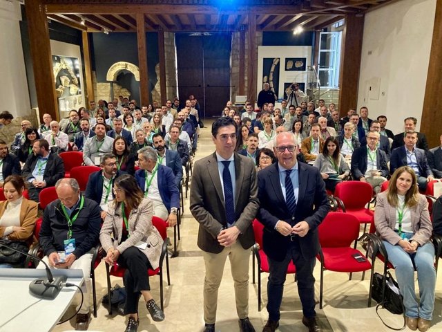 Aguilera y Estrella en el congreso.