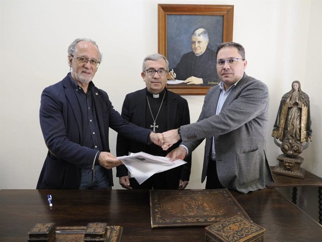 Fundación Emilio Álvarez Gallego cede a Cáritas el edificio de José María Lacort para que ubique su centro de día.