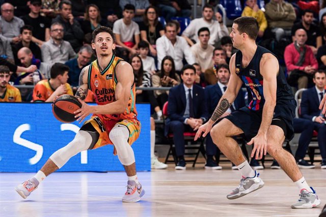 Archivo - Jonah Radebaugh of Valencia Basket in action during the ACB Liga Endesa match between FC Barcelona and Valencia Basket  at Palau Blaugrana on February 05, 2023 in Barcelona, Spain.