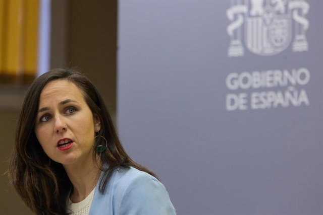 La ministra de Derechos Sociales y Agenda 2030, Ione Belarra, interviene durante el acto de rendición de cuentas 'Escudo social: descubre un futuro mejor',  en el Ministerio de Derechos Sociales y Agenda 2030, a 23 de marzo de 2023, en Madrid (España). El