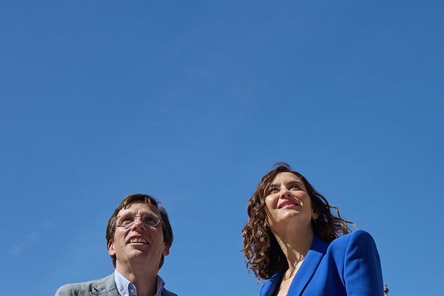 El alcalde de Madrid, José Luis Martínez-Almeida y la presidenta de la Comunidad de Madrid, Isabel Díaz Ayuso, durante la presentación de los candidatos del Partido Popular de Madrid a las alcaldías de los 179 municipios que conforman la región