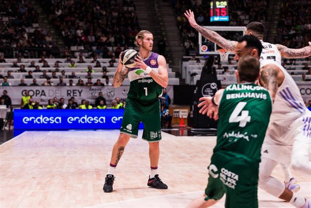 Archivo - Dylan Osetkowski of Unicaja in action during the ACB Copa del Rey Badalona '23 Semi Final match between Real Madrid and Unicaja  at Palau Olimpic de Badalona on February 18, 2023 in Badalona, Barcelona, Spain.