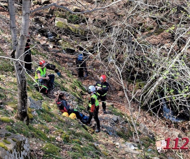 Sucesos.- El Grupo de Rescate socorre a dos personas heridas en Poza de la Sal y Santa Cruz del Valle Urbión (Burgos)