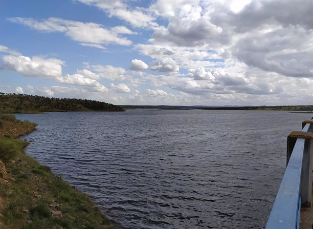 El embalse de La Colada visto desde la presa.