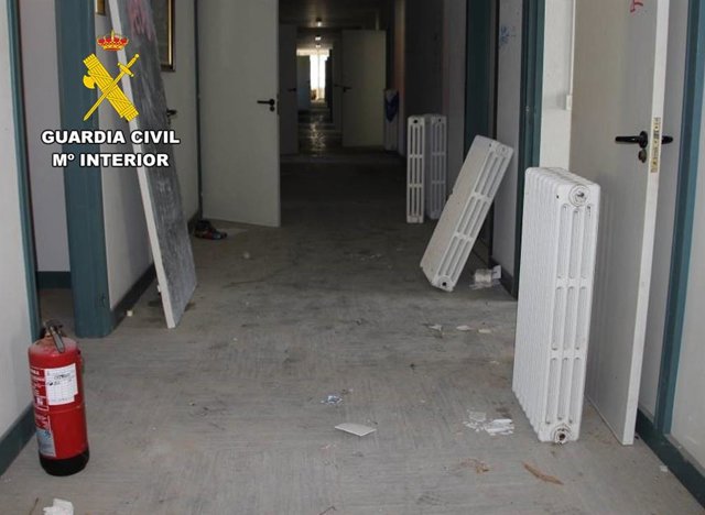 Tres investigados por robar material cerámico y radiadores en un monasterio de la provincia de Burgos.