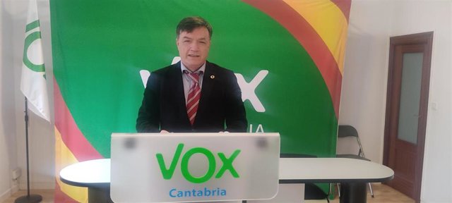 Archivo - El portavoz de Vox en Santander, Guillermo Pérez-Cosío