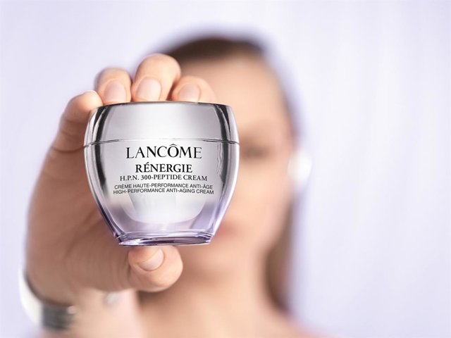 Rénergie H.P.N 300-Peptide Cream, el mejor aliado para la lucha antiedad