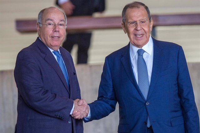 Los ministros de Asuntos Exteriores de Brasil y Rusia, Mauro Vieira y Sergei Lavrov, respectivamente.