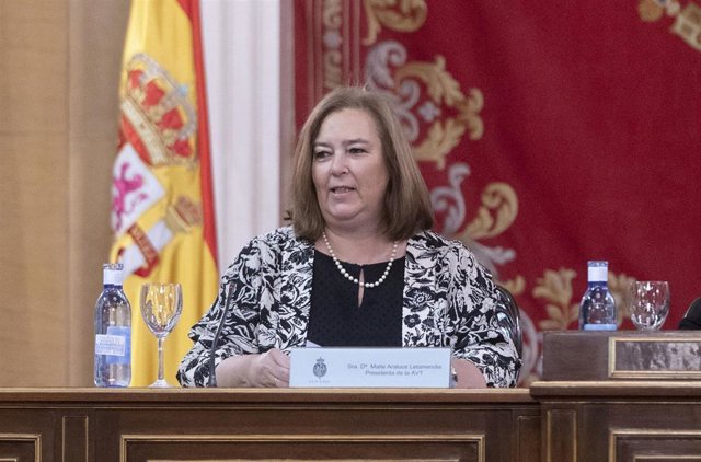La presidenta de la AVT, Maite Araluce, interviene durante el acto 'Por un final del terrorismo sin impunidad', en el Senado, a 18 de abril de 2023, en Madrid (España). 