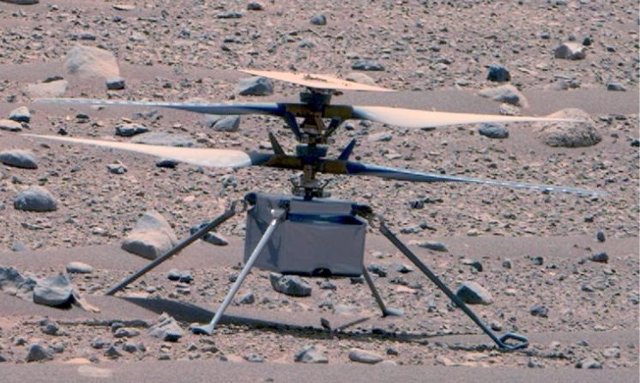 Ingenuity captado de cerca por el rover Perseverance en abril de 2023