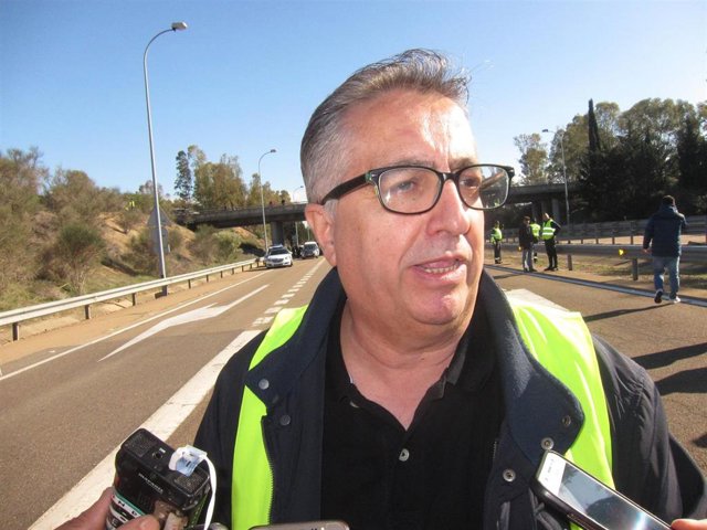 Archivo - El secretario general de UPA-UCE, Ignacio Huertas, en los cortes de carretera en Badajoz