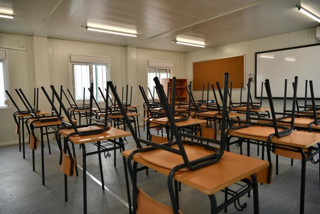 Archivo - Interior de una aula vacía.