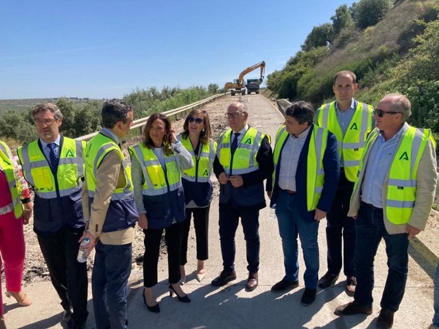 Visita a las obras en la A-6176