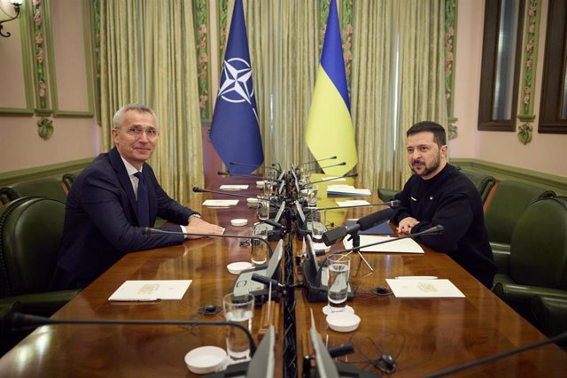 El presidente de Ucrania, Volodimir Zelenski, recibe al secretario general de la OTAN, Jens Stoltenberg