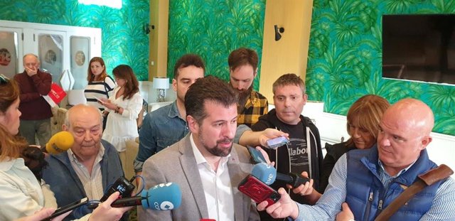 El secretario general del PSCyL, Luis Tudanca, este viernes antes de participar la XII Jornadas de la Federación de Jubilados de UGT