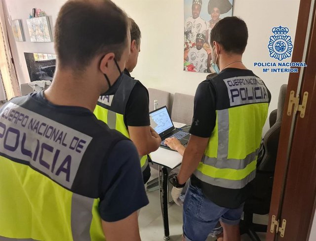Nota De Prensa + Imágenes: La Policía Nacional Desarticula En La Provincia De Málaga Una Trama Criminal Que Funcionaba Como Consultoría Del Cibercrimen
