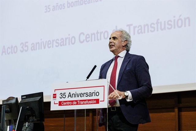 El consejero de Sanidad de la Comunidad de Madrid, Enrique Ruiz Escudero, interviene durante el acto de celebración del 35º aniversario del Centro de Transfusión, a 3 de abril de 2023, en Madrid (España). 