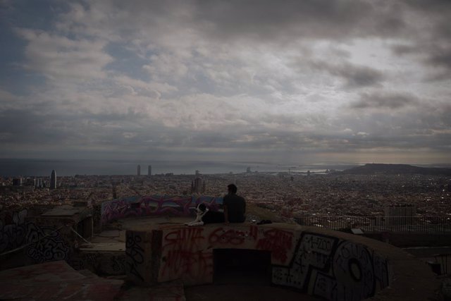 Archivo - Vista panoràmica de Barcelona des dels búnquers