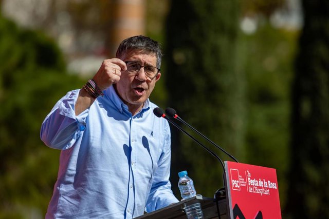 Archivo - El portavoz del Grupo Socialista en el Congreso, Patxi López, interviene en la presentación de la candidatura de Nuria Marín a la reelección en la alcaldía de L’Hospitalet de Llobregat (Barcelona), a 12 de marzo de 2023.