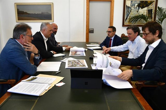 Ruiz Boix con el grupo inversor británico Melburg.