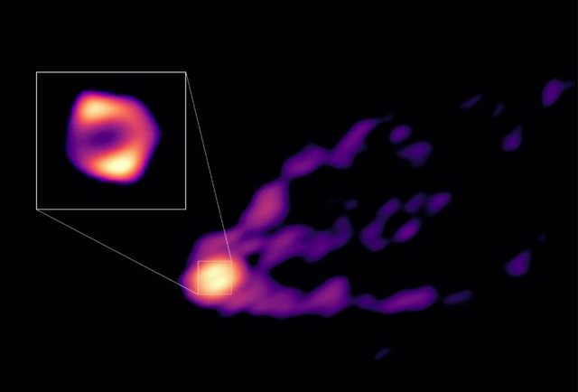 Los telescopios capturan imágenes del agujero negro supermasivo y del chorro masivo de M87 juntos por primera vez