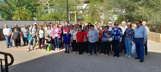 Participantes en la ruta de senderismo