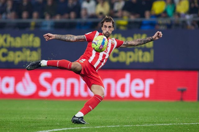 Archivo - Srdjan Babic of UD Almeria in action during the spanish league, La Liga Santander, football match played between Cadiz CF and UD Almeria at Nuevo Mirandilla stadium December 30, 2022, in Cadiz, Spain.