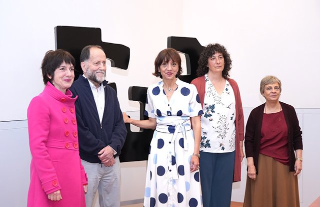 Ezkerretik eskuinera: Beatriz Fernandez, Patxi Goenaga, Eva Ferreira, Itziar San Martin eta Miren Azkarate