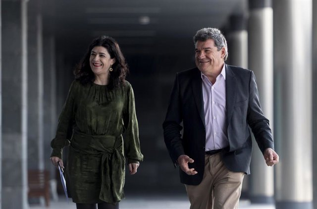 Archivo - La Secretaria de Estado de Migraciones, Isabel Castro y el ministro de Inclusión, Seguridad Social y Migraciones, José Luis Escrivá.