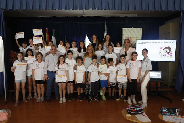 Alumnado del CEIP Alfredo Cazabán que ha participado en la actividad