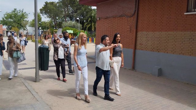 La candidata de Ciudadanos (Cs) a la Alcaldía, Begoña Villacís, presenta sus propuestas para combatir la ola de calor en los colegios y las escuelas infantiles de la capital. Colegio Público Gonzalo Fernández de Córdoba