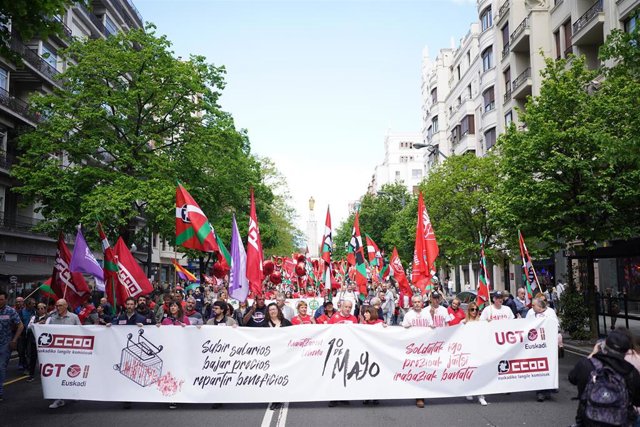 Manifestación de CCOO y UGT Euskadi en Bilbao con motivo del Primero de Mayo