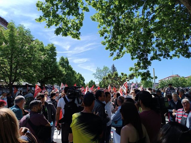 1 De Mayo.- Miles De Personas Salen A La Calle En Cyl Para Reclamar Subidas Salariales Y Que Se Bajen Los Precios