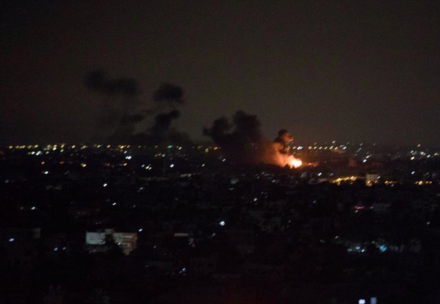 Atac israelià contra la Franja de Gaza en represàlia per uns coets de Hamas