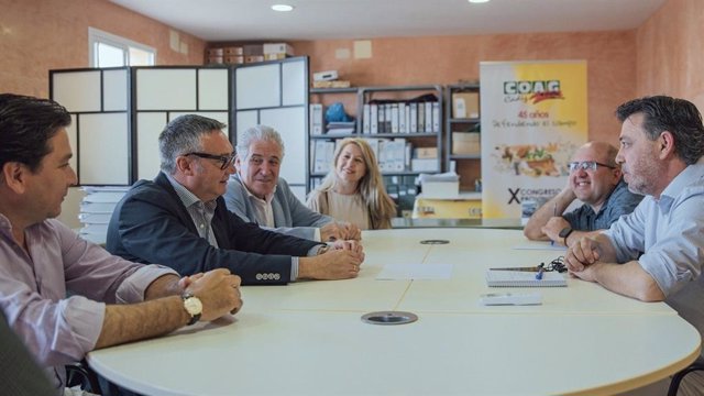 Reunión de Vox con representantes de COAG en Cádiz.