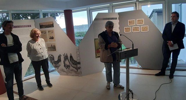 La alcaldesa de Gijón, Ana González, inaugura la exposición 'Rosario de Acuña. 1850-1923. Una aproximación desde el archivo de Xosé Bolado', en la que fue la casa de la librepensadora madriñela afincada en Gijón