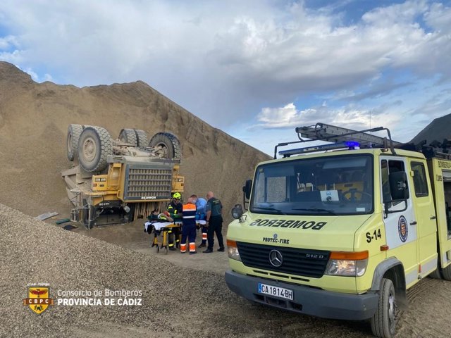Traslado del conductor herido en la cantera.