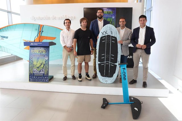 Presentación del evento deportivo que se celebra en la playa de Costa Lago de Torremolinos el 3 y el 4 de junio.