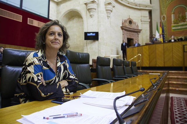 Archivo - La consejera de Salud y Consumo de la Junta de Andalucía, Catalina García, en una imagen de archivo.