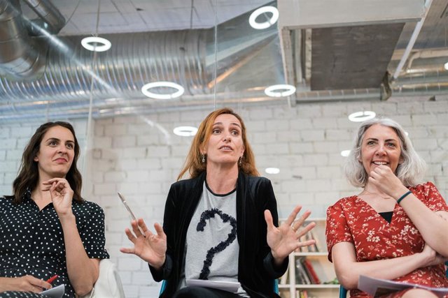  La candidata de Más Madrid a la Alcaldía, Rita Maestre; la candidata de Más Madrid a la Presidencia de la Comunidad, Mónica García, y la diputada de Más Madrid en la Asamblea de Madrid Jazmín Beirak 