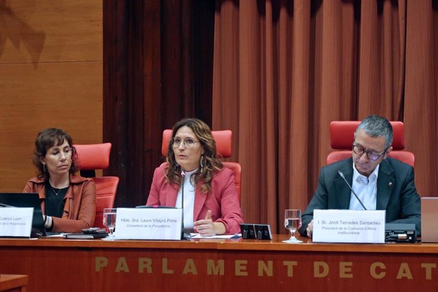La consellera de Presidència de la Generalitat, Laura Vilagrà, en la Comissió d'Afers Institucionals del Parlament