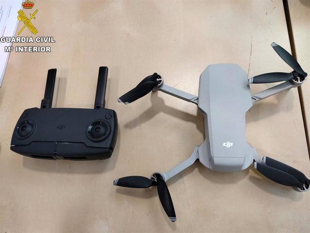 Dron interceptado volando encima de las gradas del Circuito de Jerez en la celebración del Gran Premio de Motos.