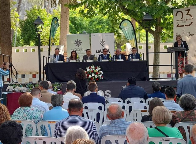 El presidente de la Diputación de Jaén, Francisco Reyes, en la 23ª Fiesta del Olivar y del Aceite de Oliva Virgen Extra de Sierra Mágina.