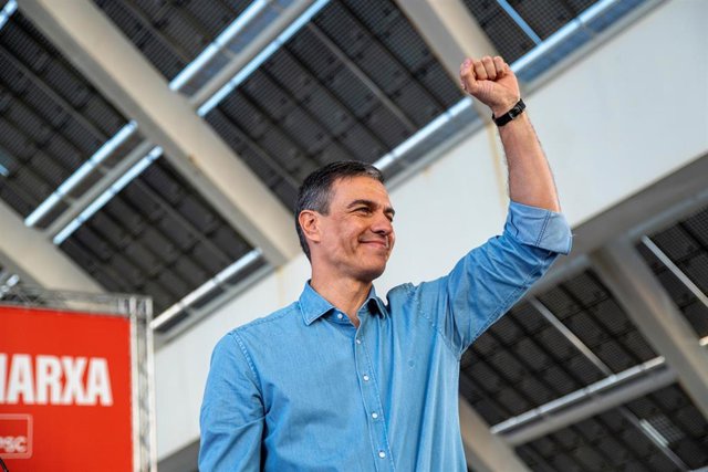 El presidente del Gobierno y secretario general del PSOE, Pedro Sánchez, durante un acto de precampaña del PSC, en la Placa Fotovoltaica del Fòrum, a 4 de mayo de 2023, en Barcelona, Cataluña (España).