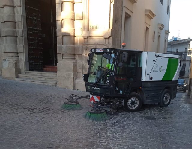 Limpieza viaria en Martos.